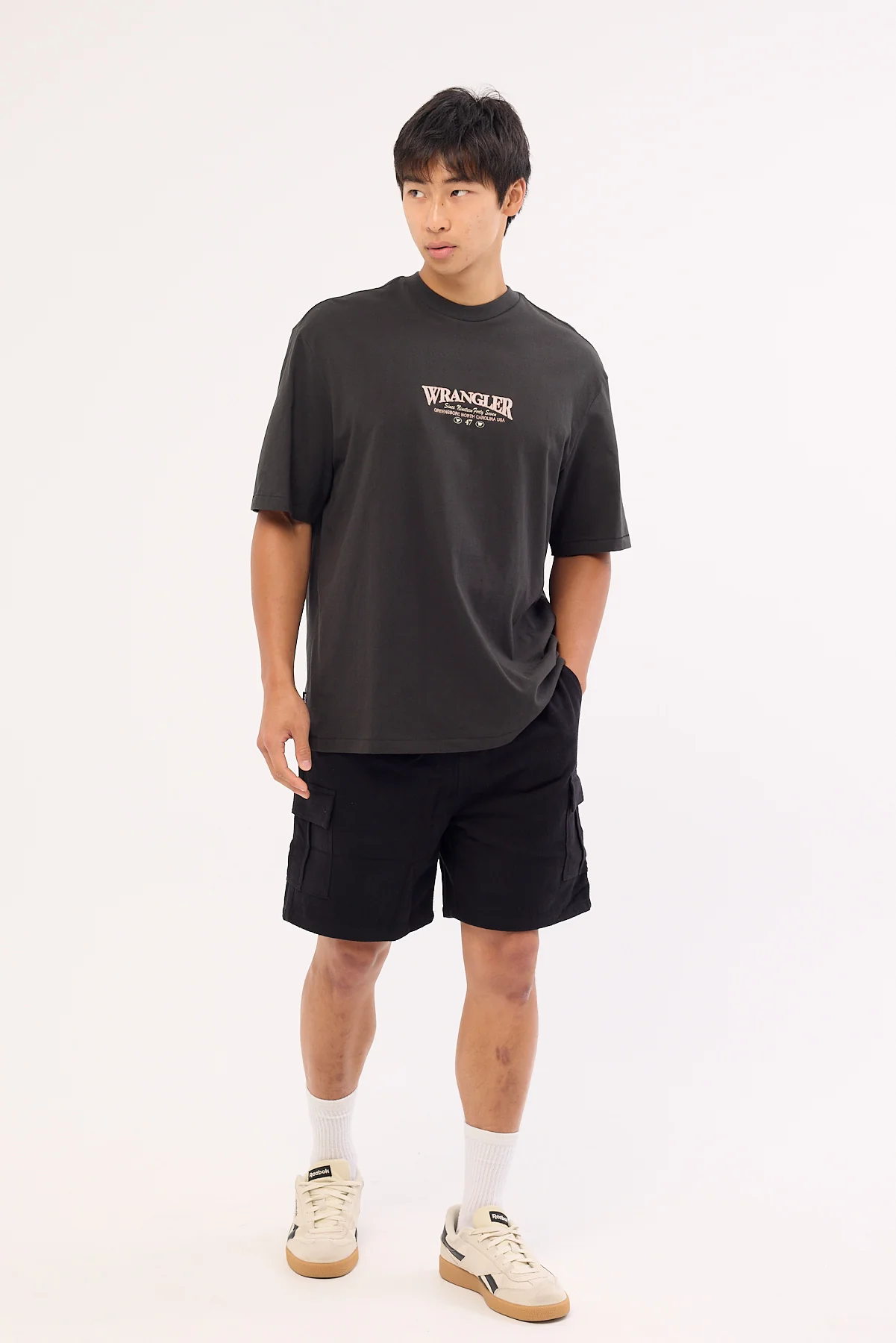Wrangler Recharge Slacker Tee Worn Black - Image 2