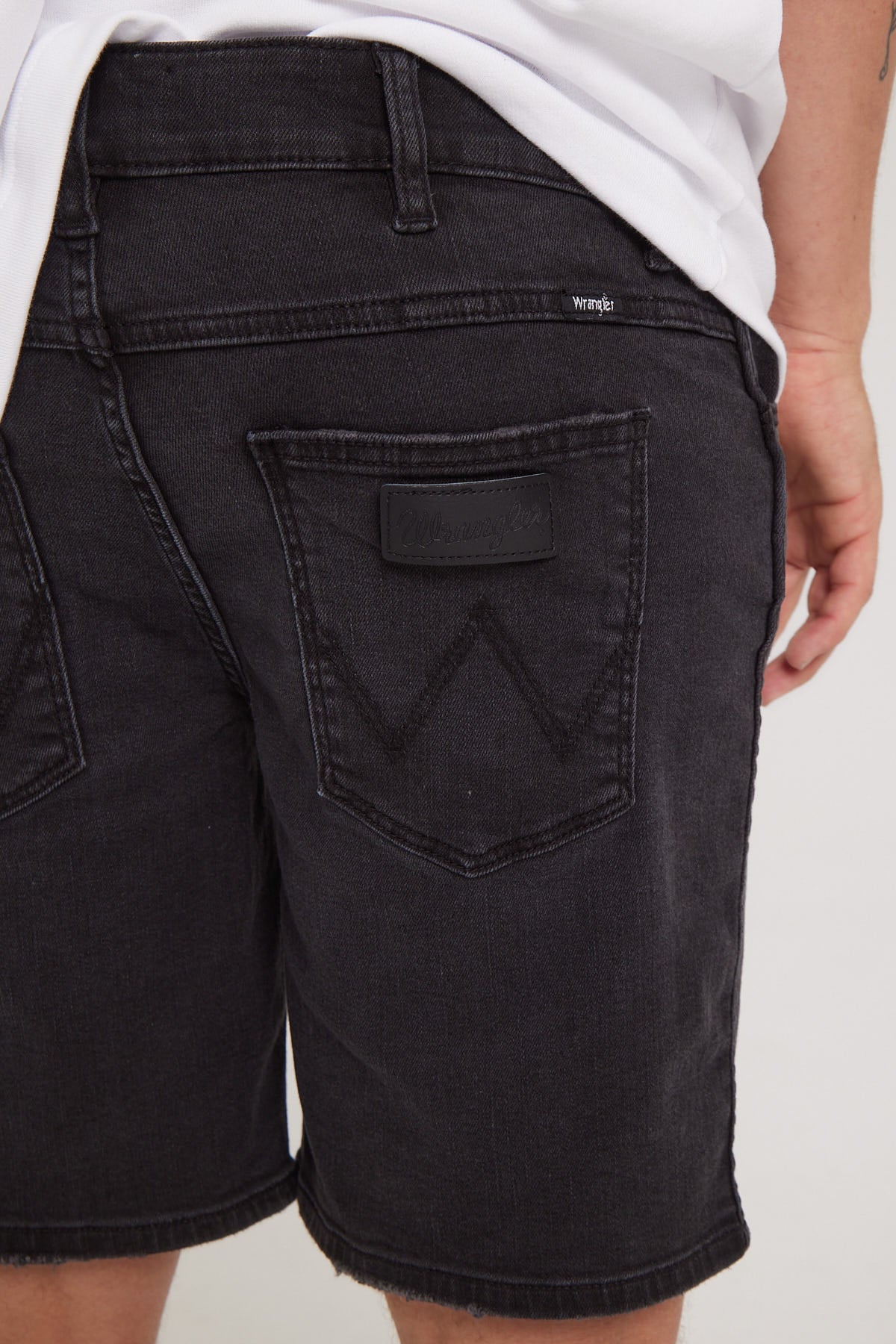 Wrangler Smith Short Ashen Black - Image 4
