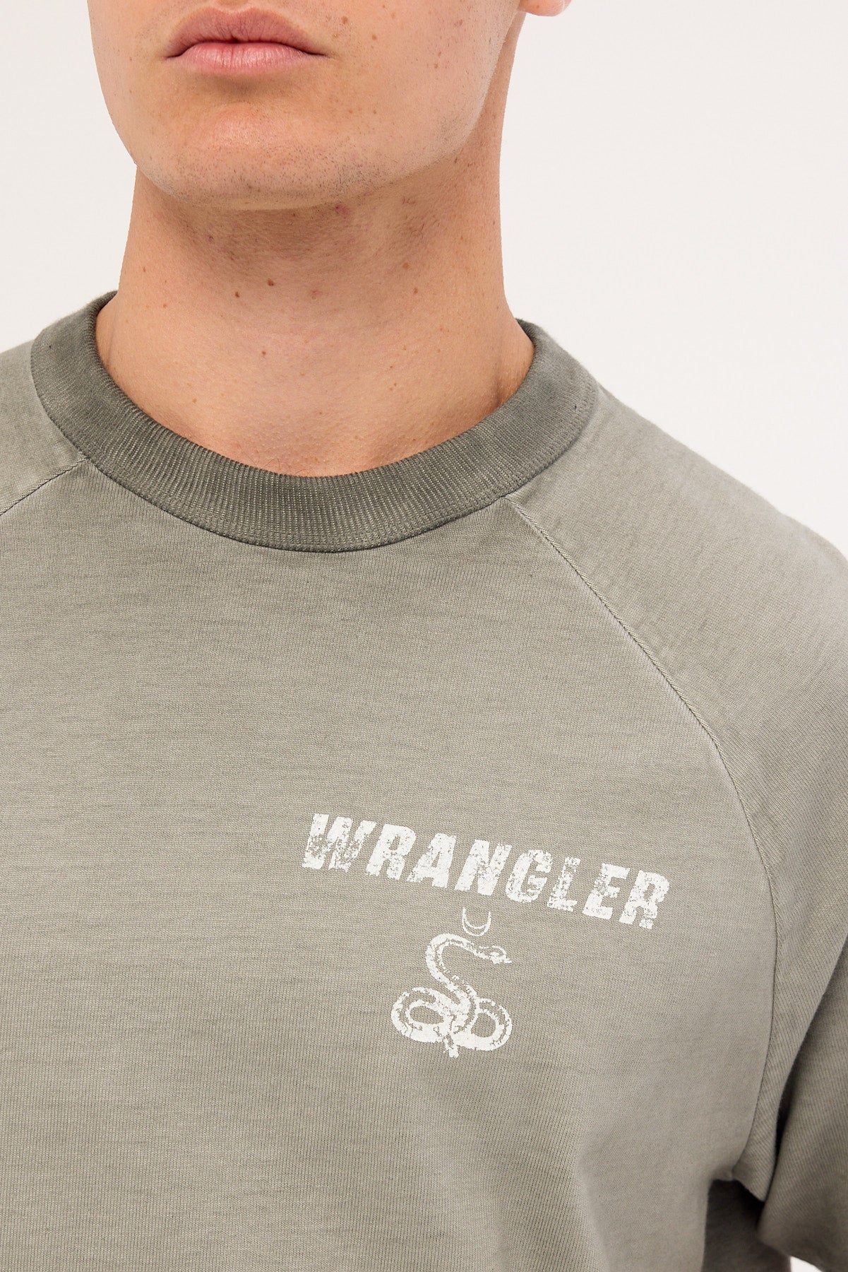 Wrangler Tour Boxy Raglan Tee Burnout Grey - Image 4