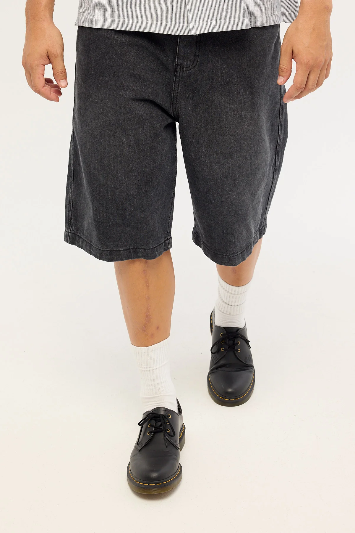 Xlarge Baggy Bull Denim 91 Short Faded Black - Image 2