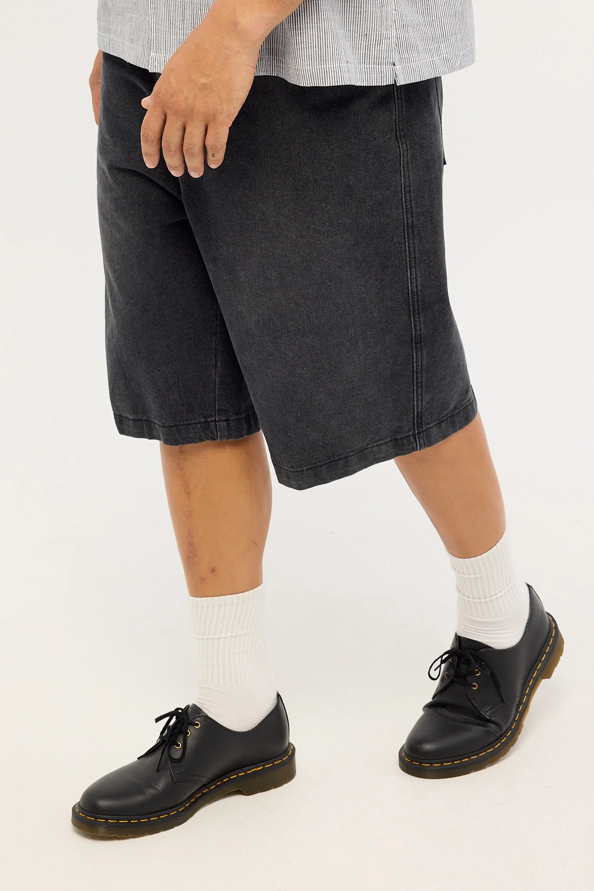 Xlarge Baggy Bull Denim 91 Short Faded Black - Image 3